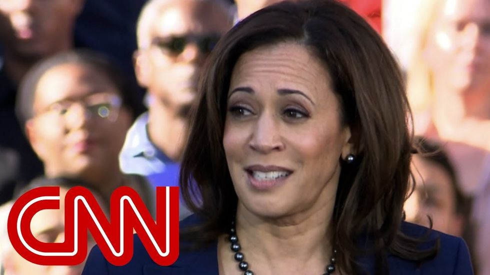 Watch @KamalaHarris speech in Oakland last night. Be inspired! 
Then tonight, watch her Town Hall in Iowa at 10 pm EST on CNN . #Kamala4ThePeople. https://t.co/5JfZbiO3SW