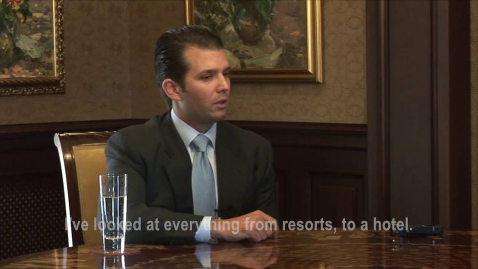 Video: Don Jr-hes made "many biz trips to Russia" RT this traitor!!! #DworkinReport #CNNSOTU #AMJoy #thisweek #msnbc https://t.co/sOQcpo40Rt