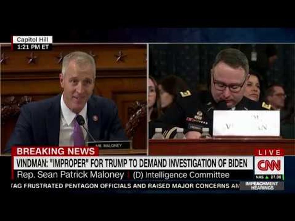 When Ambassador Yovanovitch left the #ImpeachmentHearing last week, that was the 1st time recorded that there was spontaneous applause for a Congressional witness. Today the applause for Lt. Colonel Vindman is the 2nd. Watch it here! https://t.co/10EaVnrjXH