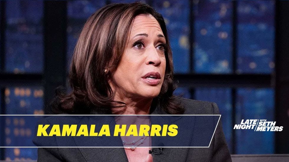 #KamalaHarris rocked this interview in so many ways. She had some good quotables but my favorite was "somebody ought to tell him he has the right to remain silent" about Trump 😂😂😂😂. Oh #Kamala could only be so lucky. Watch ⬇️ #DudeGottaGo #KHive

https://t.co/vAmYOppIGf https://t.co/uBd9svAI5T